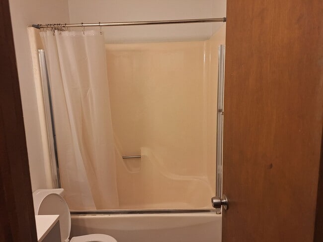 Building Photo - Splendid Garden Cottage in Lugoff, SC!