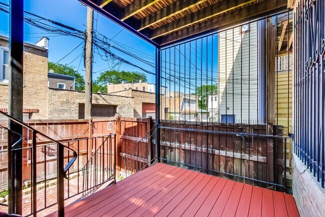 Building Photo - 1422 W Lexington St