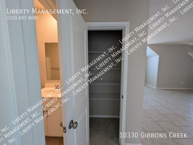 Building Photo - 10330 Gibbons Creek