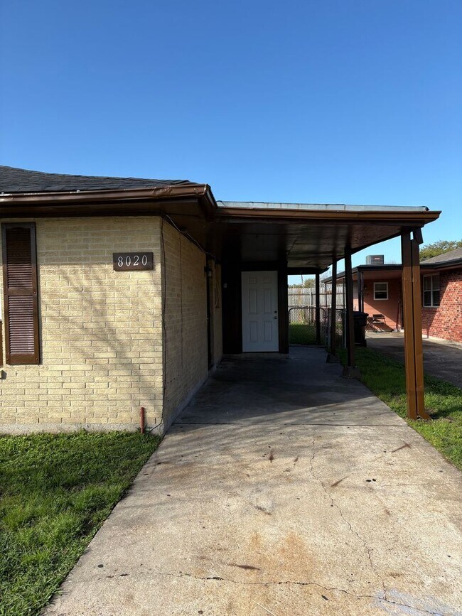 Building Photo - 8018 Gus St