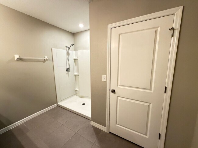 Building Photo - Wonderful 3 Bedroom, 2 Bathroom SMART Home in Wildwood!!