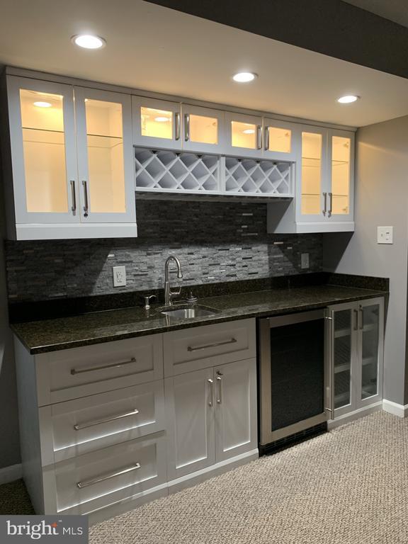 Building Photo - 8379 Academy Rd