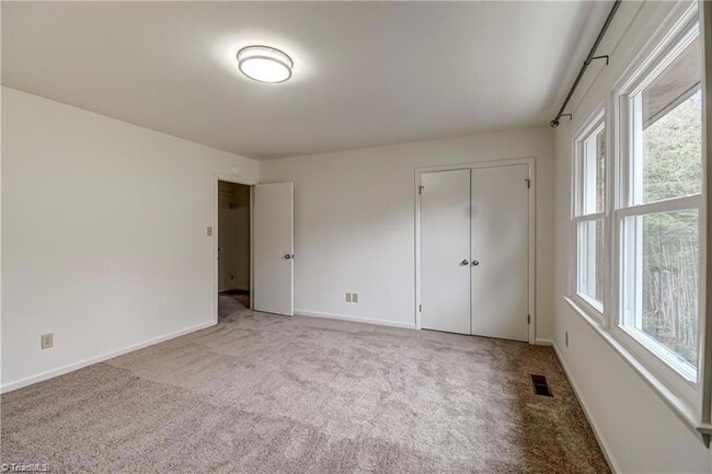 Building Photo - 115 S Mendenhall St