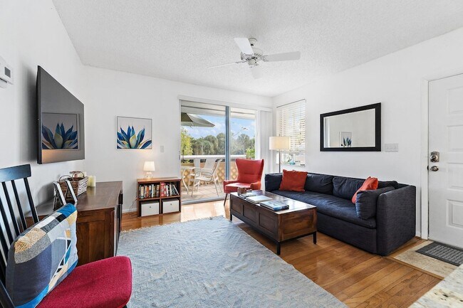 Building Photo - 353 S US Hwy 1