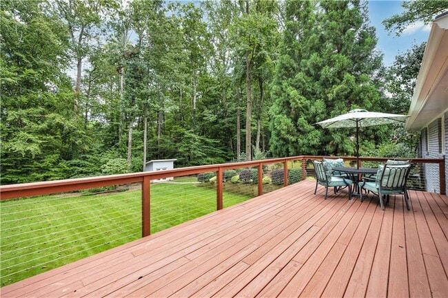 Building Photo - 225 Jayne Ellen Way