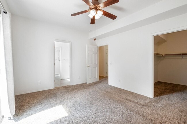 Building Photo - Relaxing townhome in Monument Villas