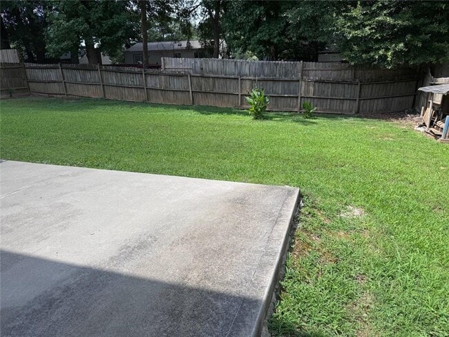 Building Photo - 832 Brandlwood Way NW