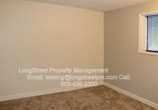 Building Photo - 1692 SW Reed Pl