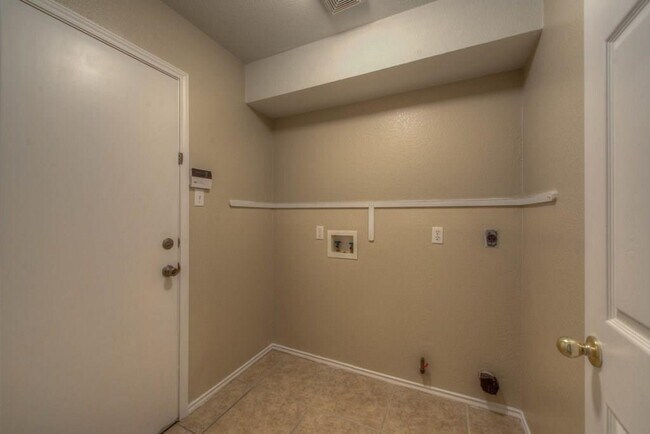 Building Photo - 3514 Ruby Red Dr