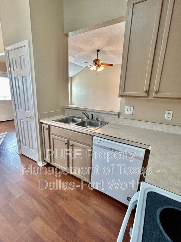 Building Photo - 1714 Ryanfeld Dr