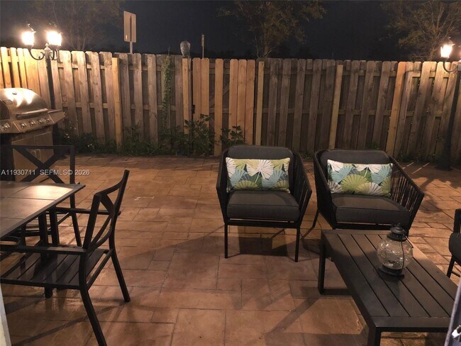 Building Photo - 16652 SW 71st Terrace