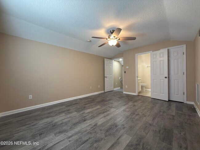 Building Photo - 2472 Willowbend Dr