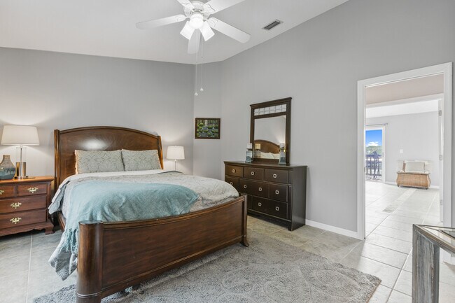 2nd bedroom - 574 Ryans Woods Ln
