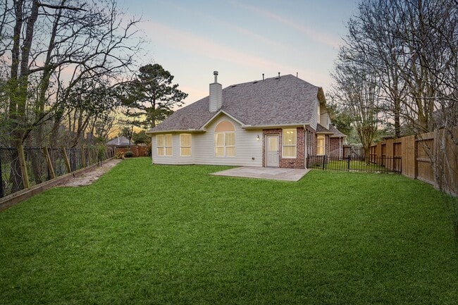 Building Photo - 2702 Pine tr