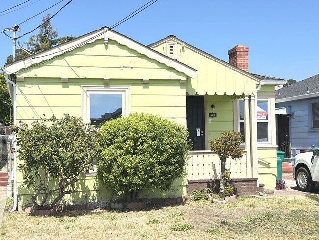 Building Photo - 2 BED/1 BATH/Home For RENT! Cozy, and Char...