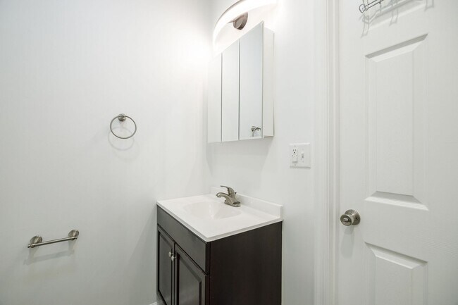 Building Photo - 6 N 18th St