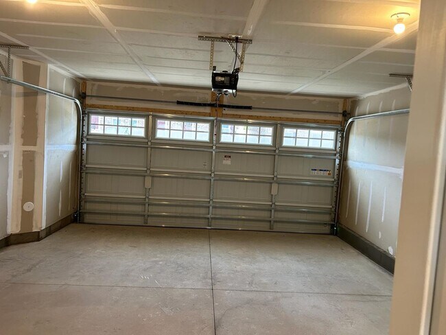 Building Photo - Three-Story Townhome