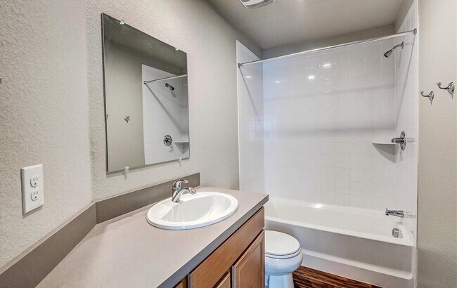 Building Photo - 12746 River Rock Wy