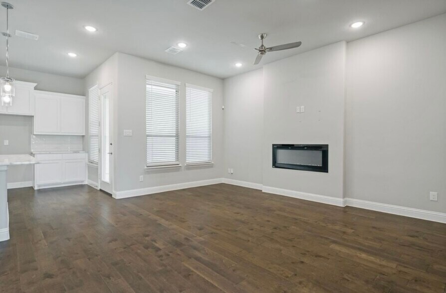 Building Photo - 4143 Runway Mews