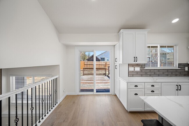Building Photo - Stunning tri-level remodeled home in Briargate!