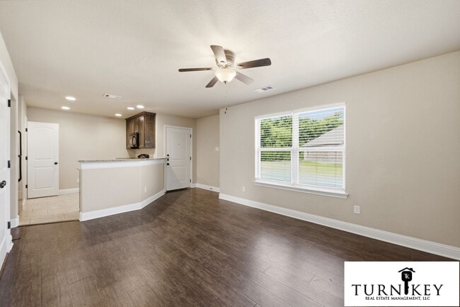 Building Photo - 131 Sunburst Ct