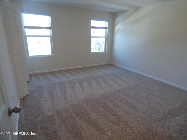 Building Photo - 833 Observatory Pkwy