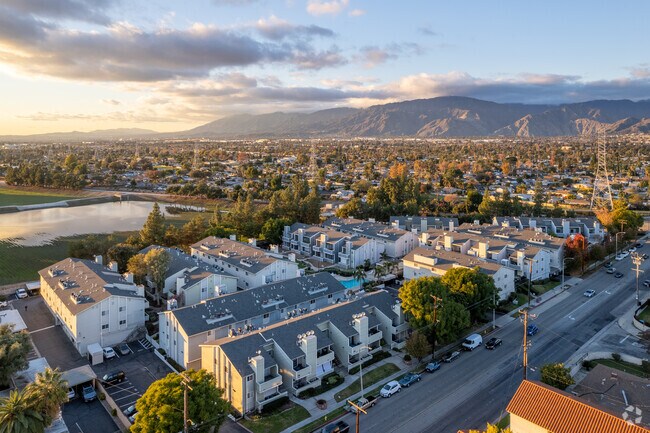 Building Photo - Colony Park Condominiums