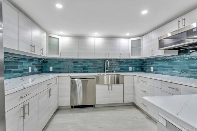 Building Photo - 21 Buttonwood Dr