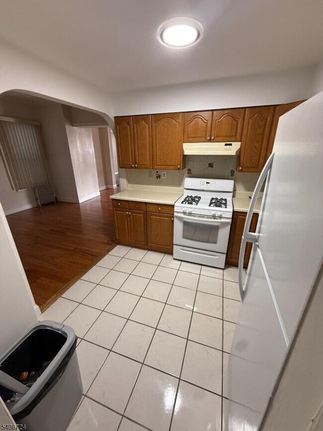 Building Photo - 28 Reid St