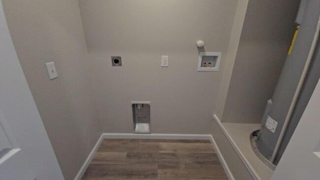 Building Photo - 1019 N Quincy Ave