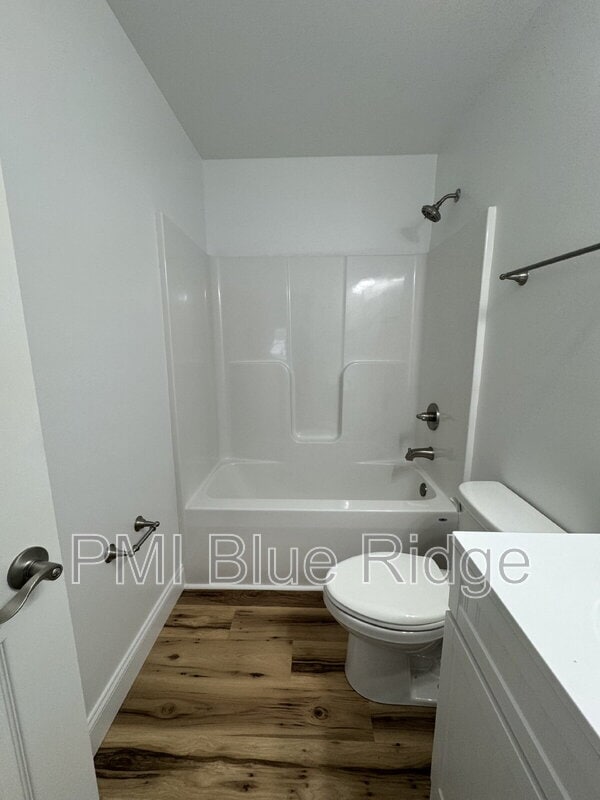 Building Photo - 321 Quinn Hill Ln