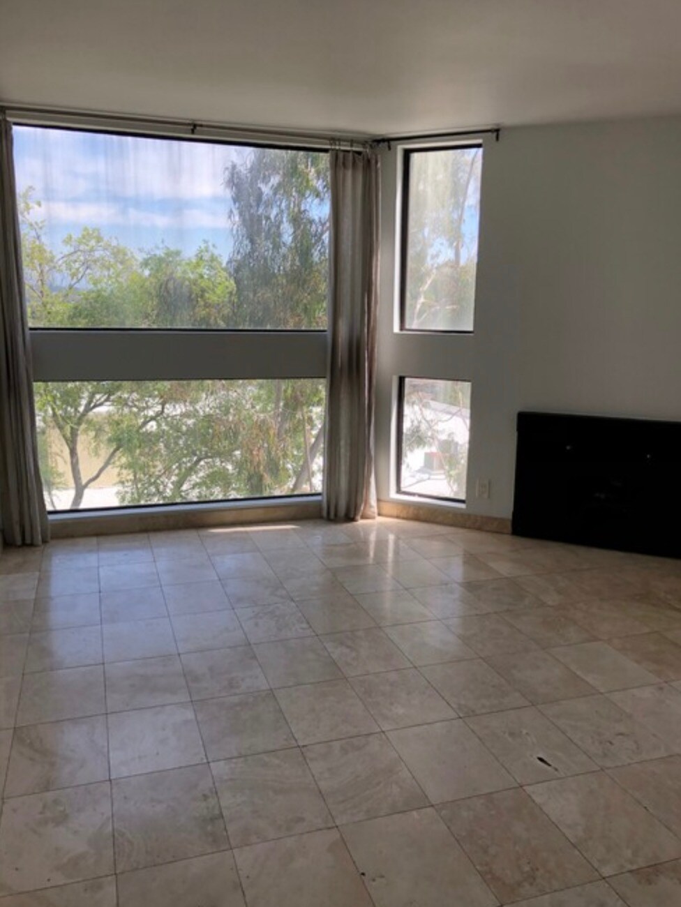 studio #505 - 3949 Los Feliz Blvd