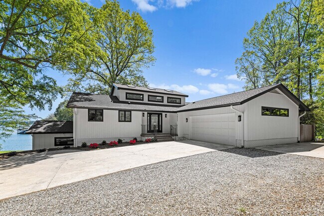 Building Photo - 3837 Fox Run