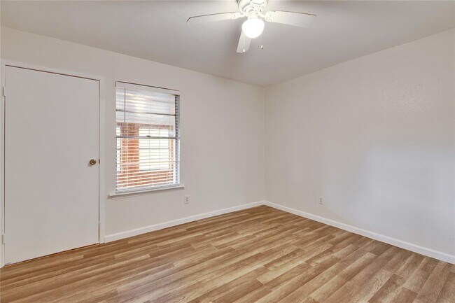 Building Photo - 1402 Citation Cir