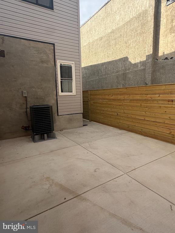 Building Photo - 765 N 39th St