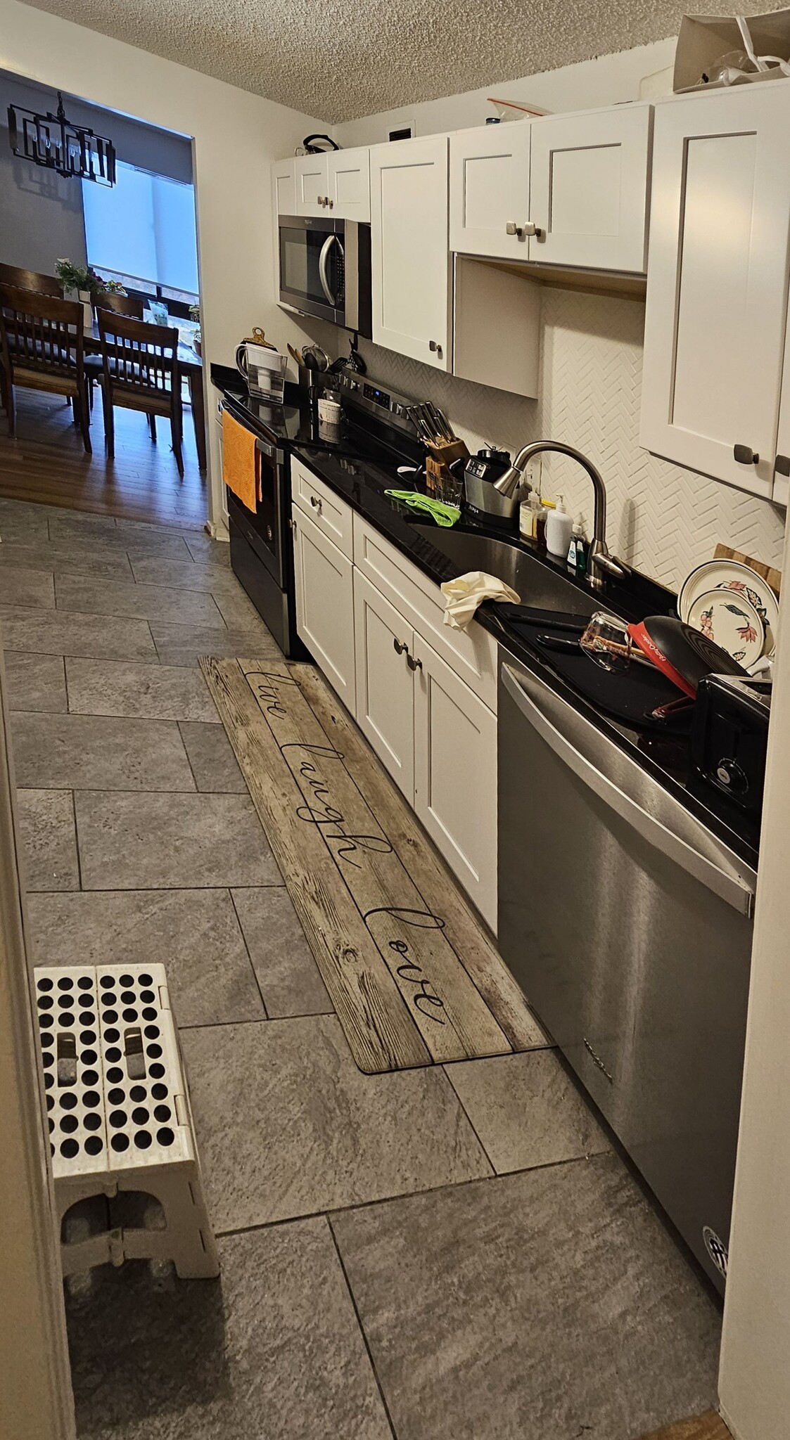 Building Photo - 2300 Pimmit Dr