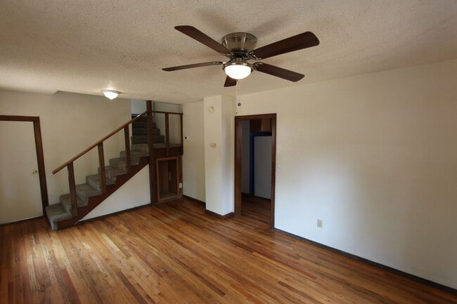Building Photo - Charming 2 Bedroom Home in Lower Greenlaw | Large Fenced Yard