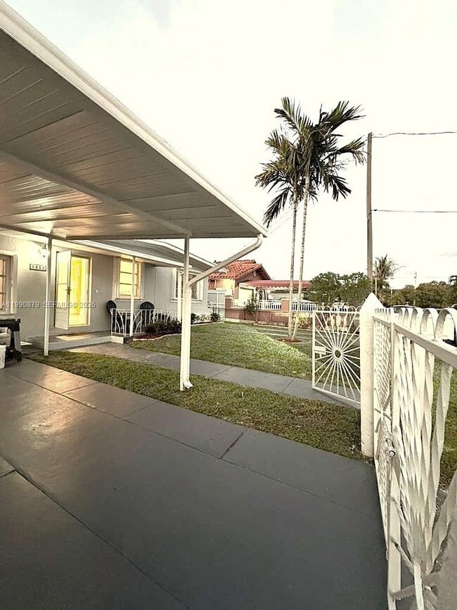 Building Photo - 6339 SW 32nd St