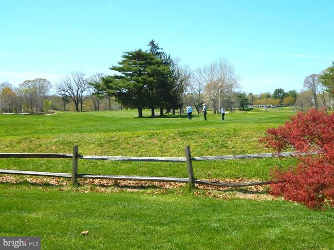 Building Photo - 82 Pebble Ln