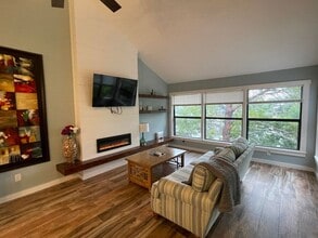 Building Photo - 300 Yacht Club Dr