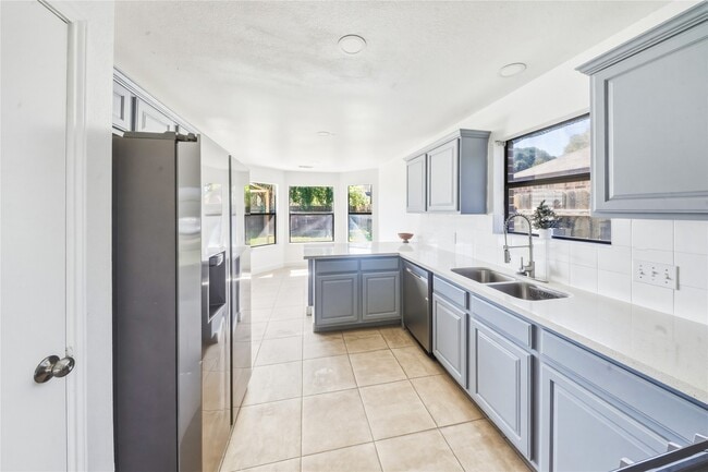 Building Photo - 19519 Mallard Lake Ln