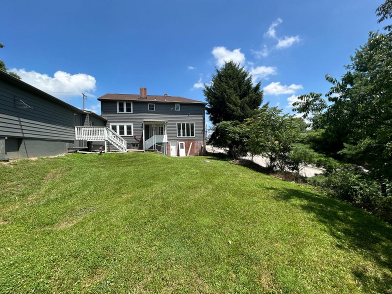 Primary Photo - 995 Brodhead Rd