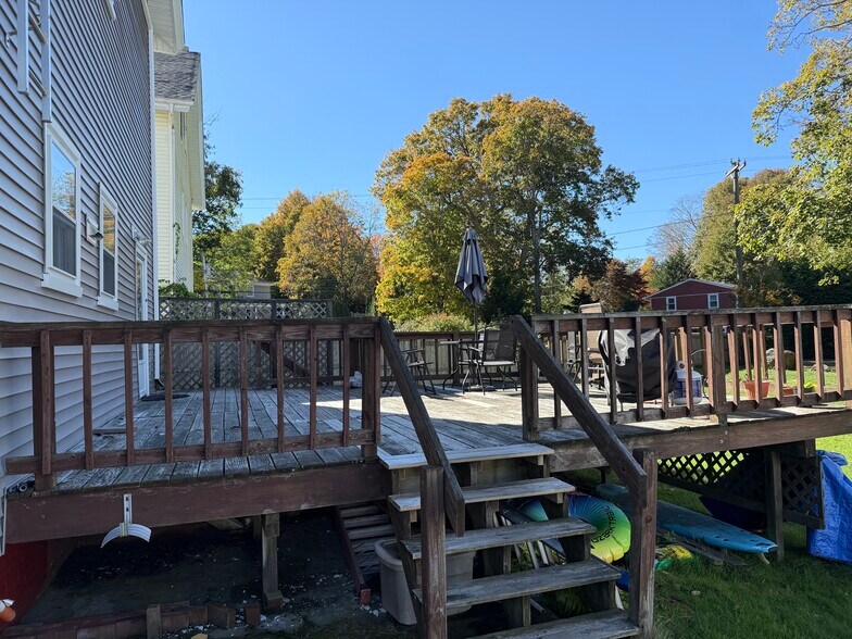 Building Photo - 35 Updike Ave