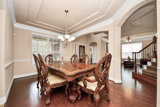 Building Photo - 22719 Shieldhall Ln