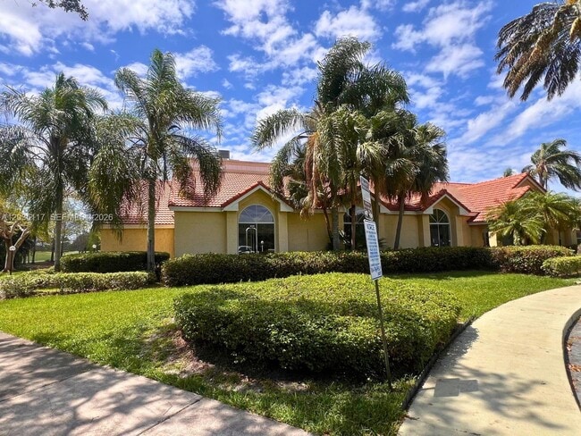 Building Photo - 12840 Vista Isles Dr