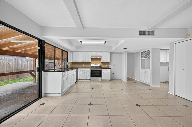 Building Photo - 15815 Ironside Creek Dr