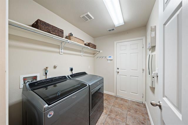 Building Photo - 14881 Holly Leaf Dr