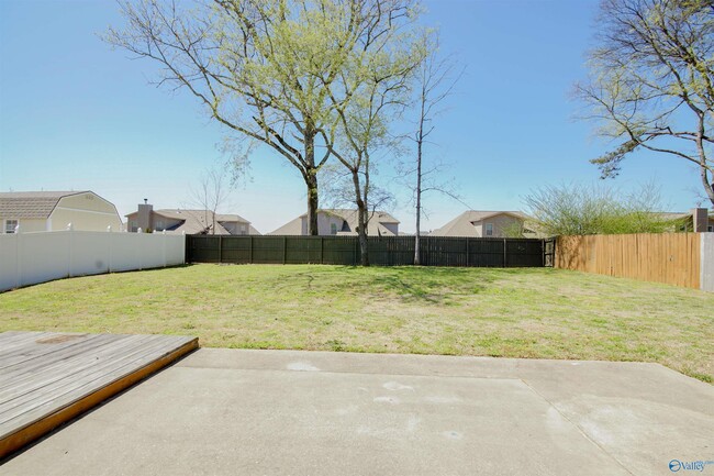 Building Photo - 145 Brass Oak Dr