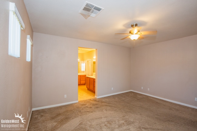 Building Photo - Gorgeous 3Bdm + Den 3Ba Home near Aliante ...