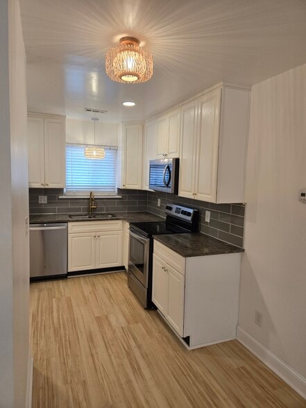 Building Photo - 2515 Arkansas Ave